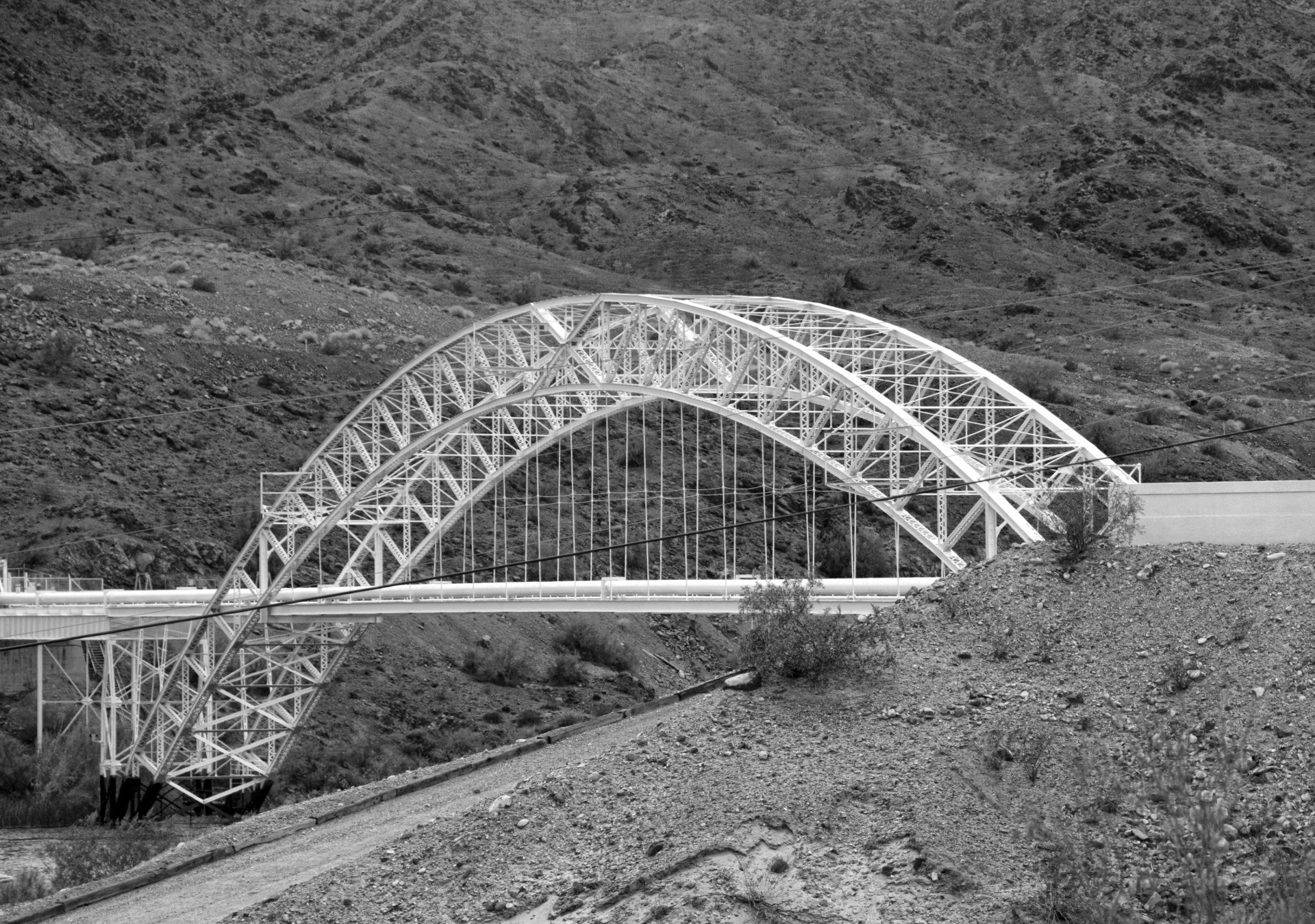 科罗拉多河上的拱桥