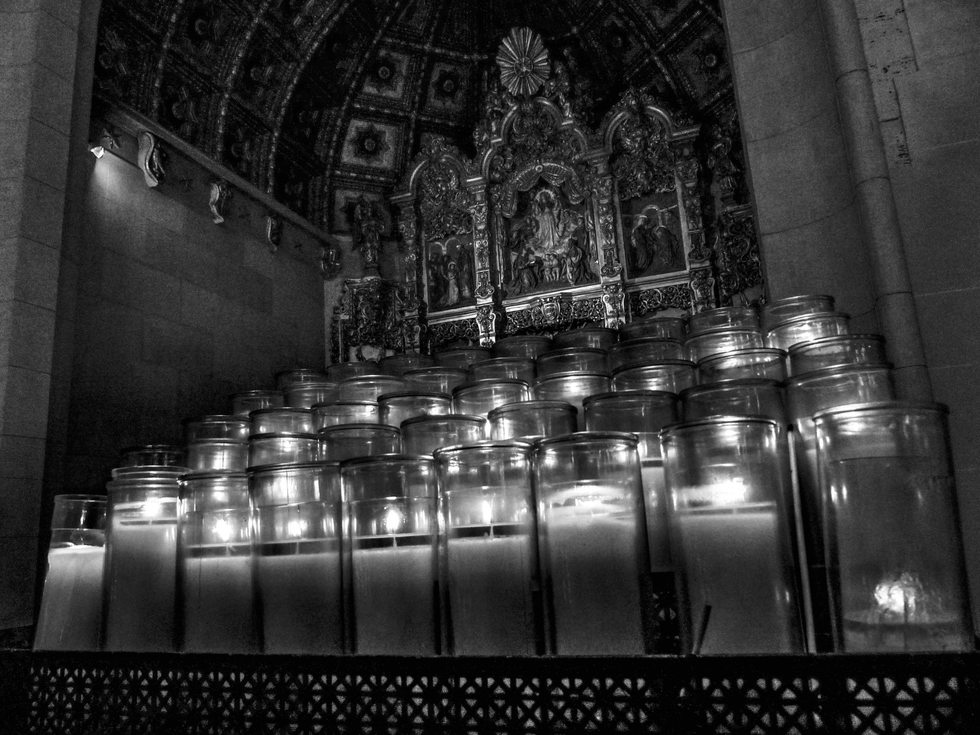 天主教蜡烛黑色和白色