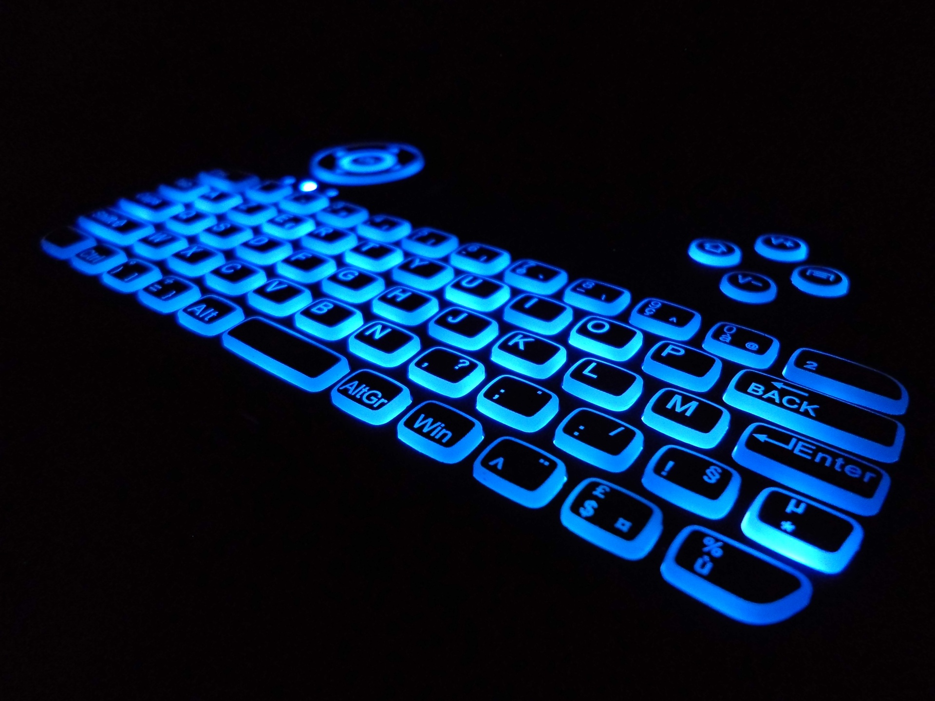 Niebieskie podświetlenie klawiatury Azer