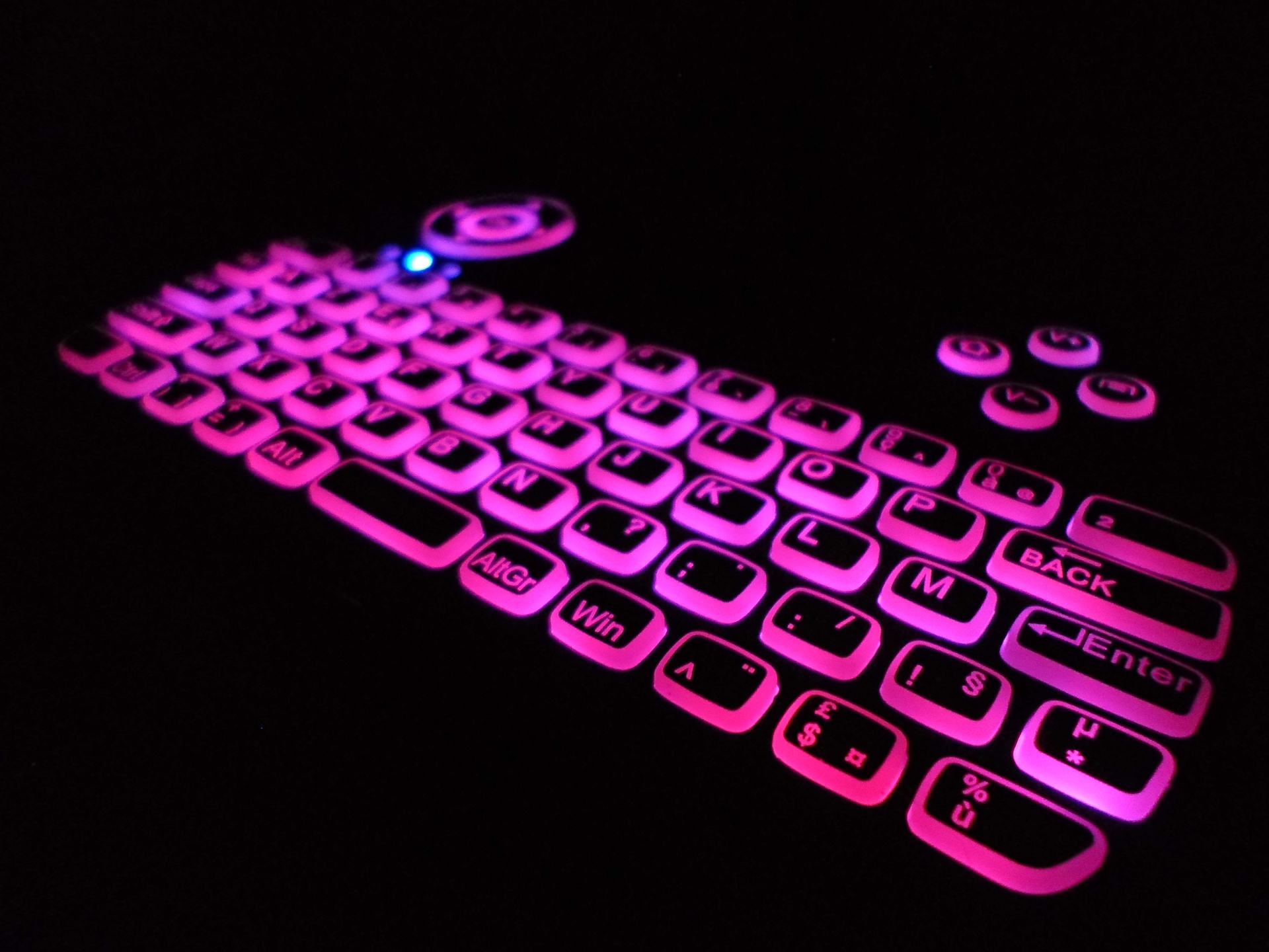 紫色背光阿泽蒂键盘