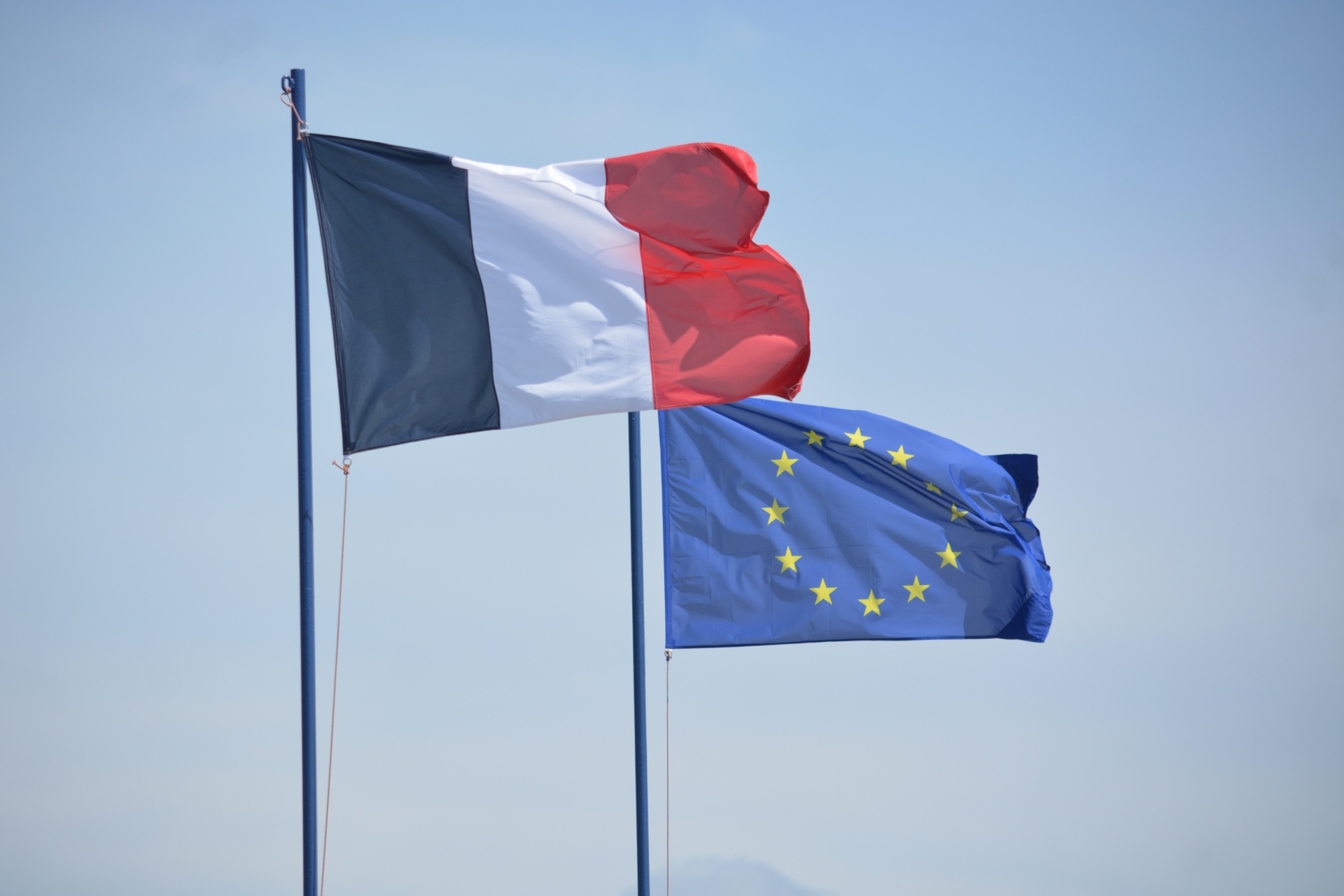 Franse en Europese vlaggen