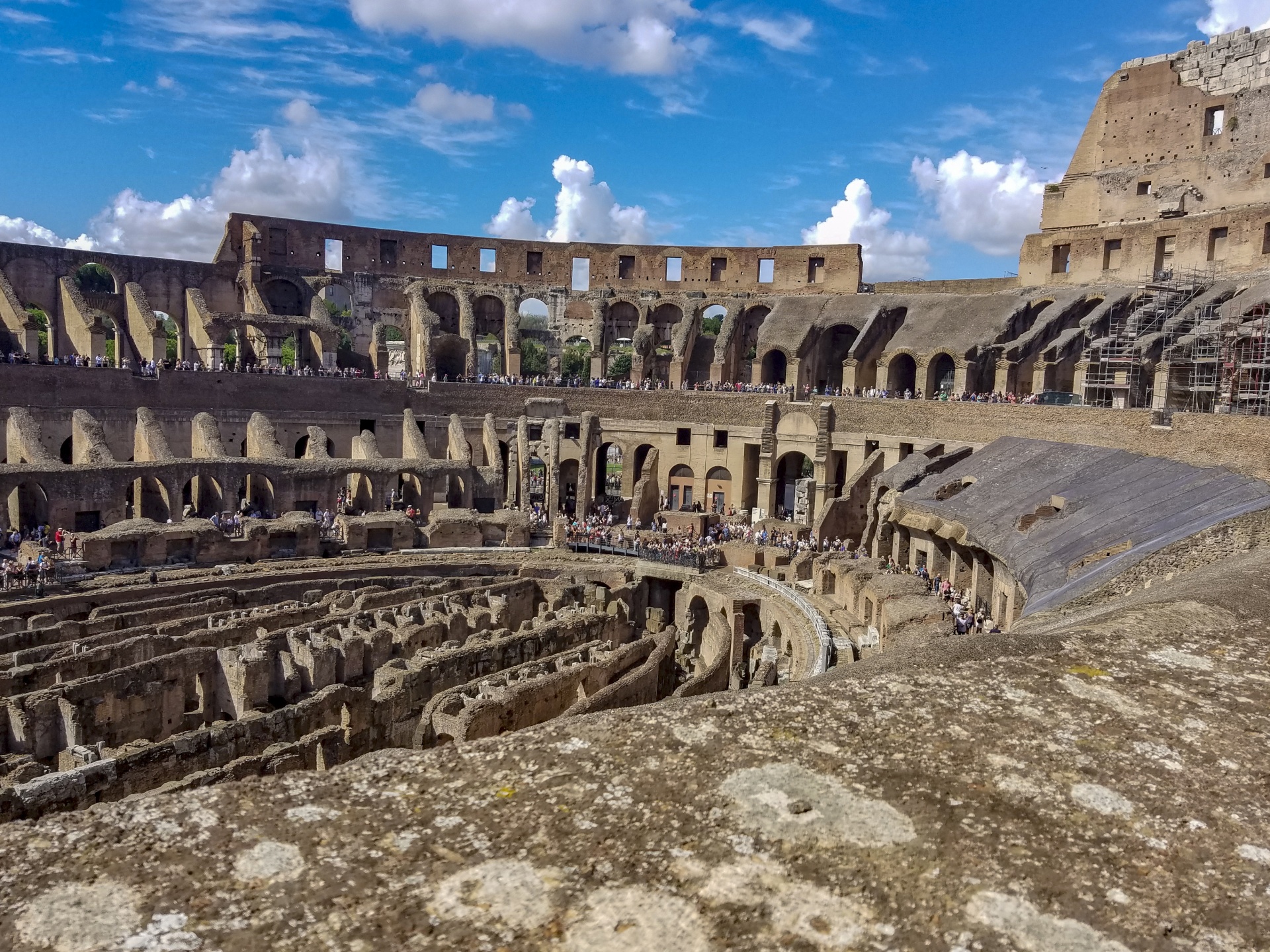 À l'intérieur du Colisée de Rome