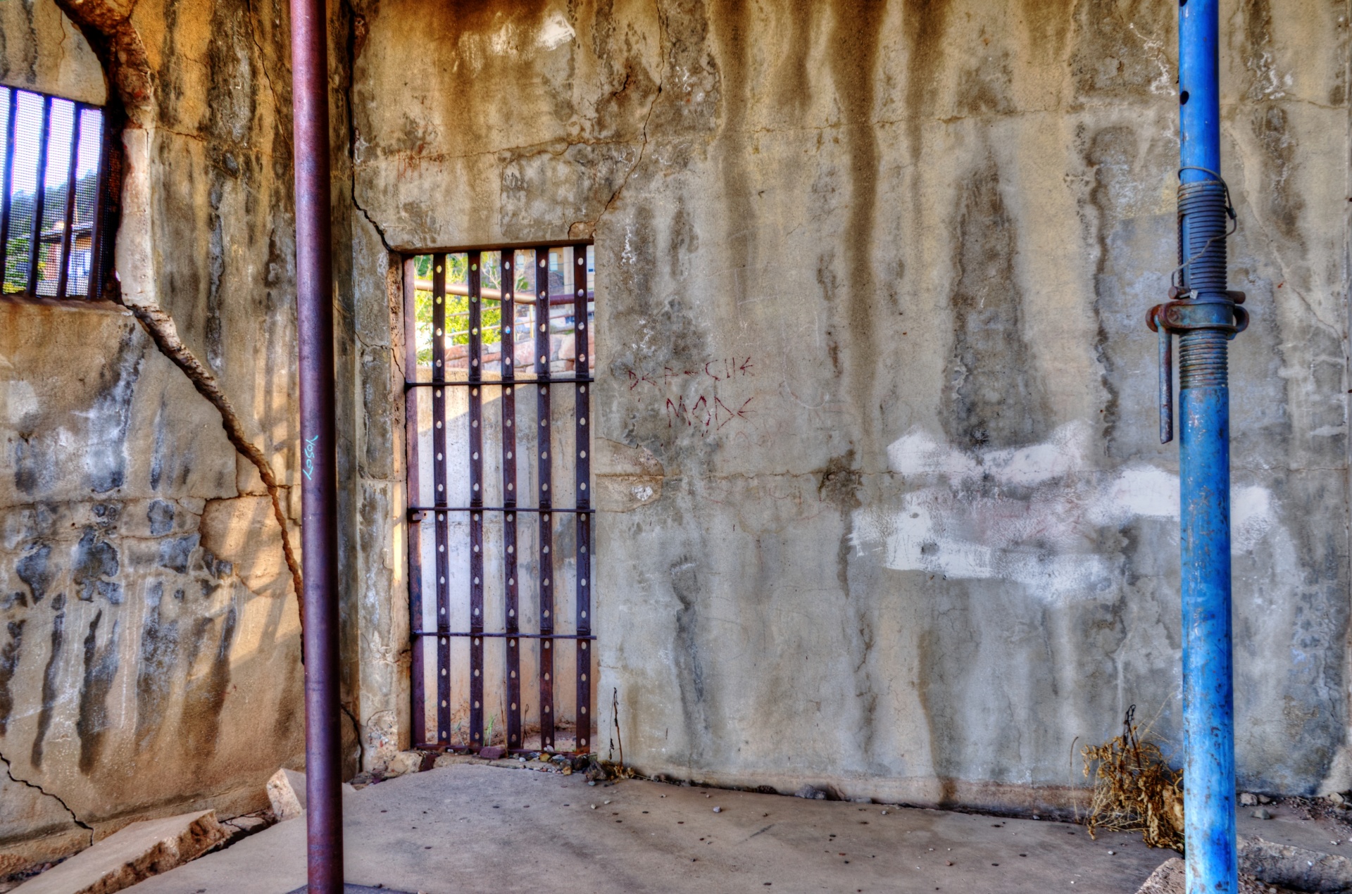 Gefängniszellen-Ruinen