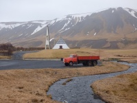 Bauernhof LKW und Kirche in Island