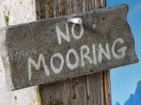 No Mooring Signpost
