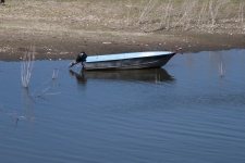 Barca a remi nelle zone umide