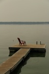 Nyugodt csendes hely a tó mellett