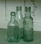 Drei antike Flaschen