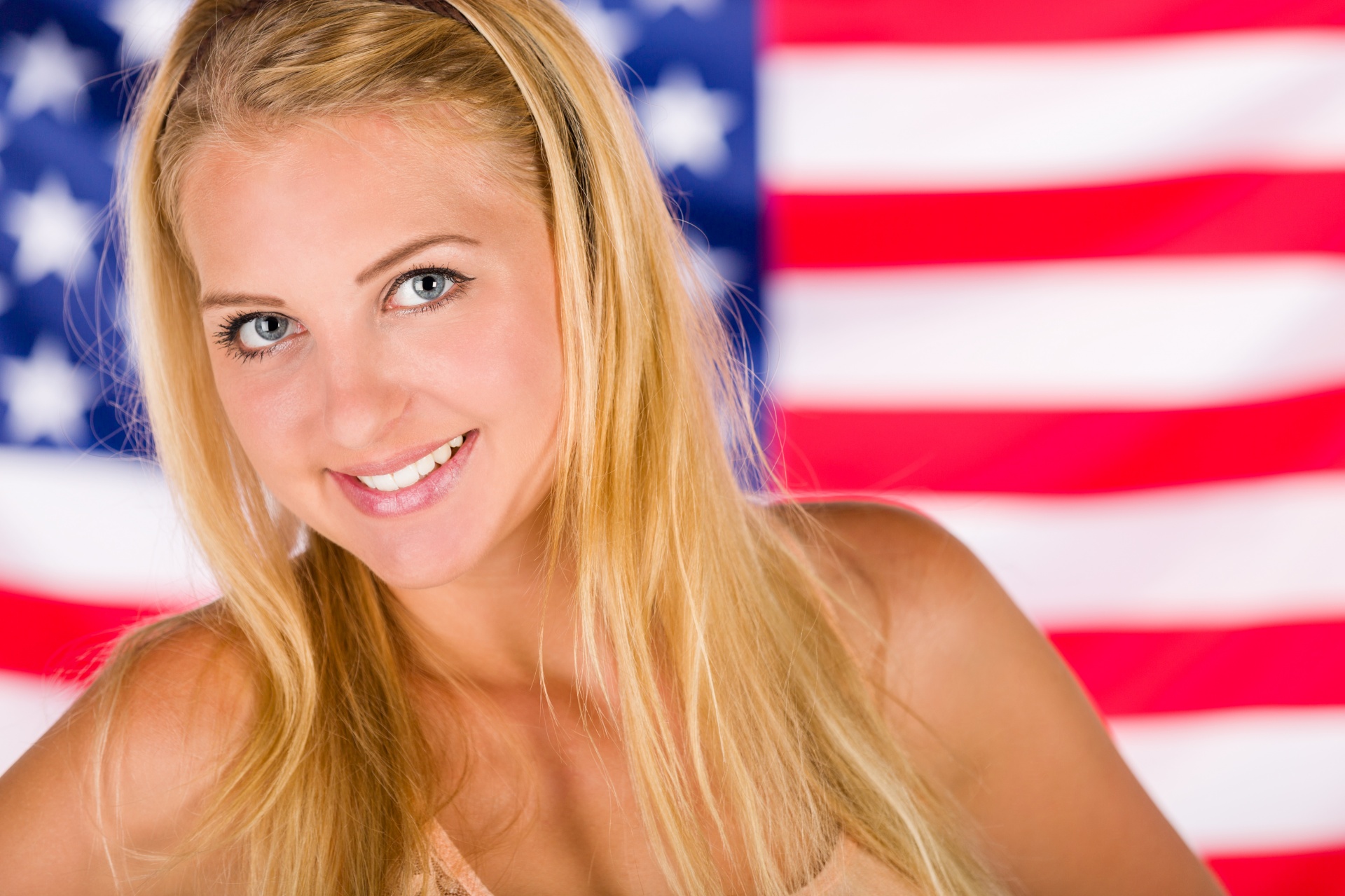 Frau Mit Amerikanischer Flagge Kostenloses Stock Bild Public Domain Pictures