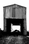 Abandonné hangar sur un chemin de fer