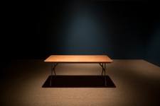 Üres asztal