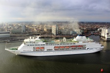 CMV navă de croazieră în Amsterdam