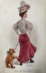 Senhora andando com seu urso 1908
