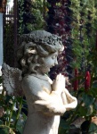 Estatua de ángel rezando