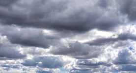 Des nuages orageux