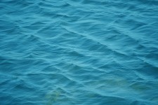 Agua azul ondulación