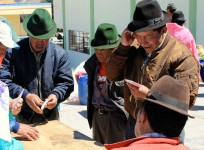 Kortspelare, hantverk marknaden, Ecuador