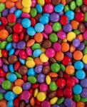 Coloridos botões de chocolate