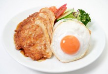 Plate Lunch - Varkensvlees Ginger en Eie
