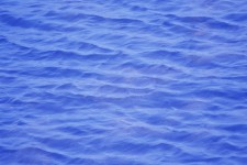 Ondulación del agua azul
