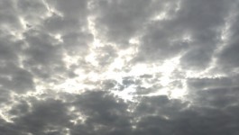 Sol em nuvens