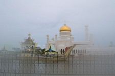スルタンオマルアリSaifuddinモスク