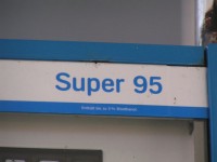 Super 95 benzinové pumpy
