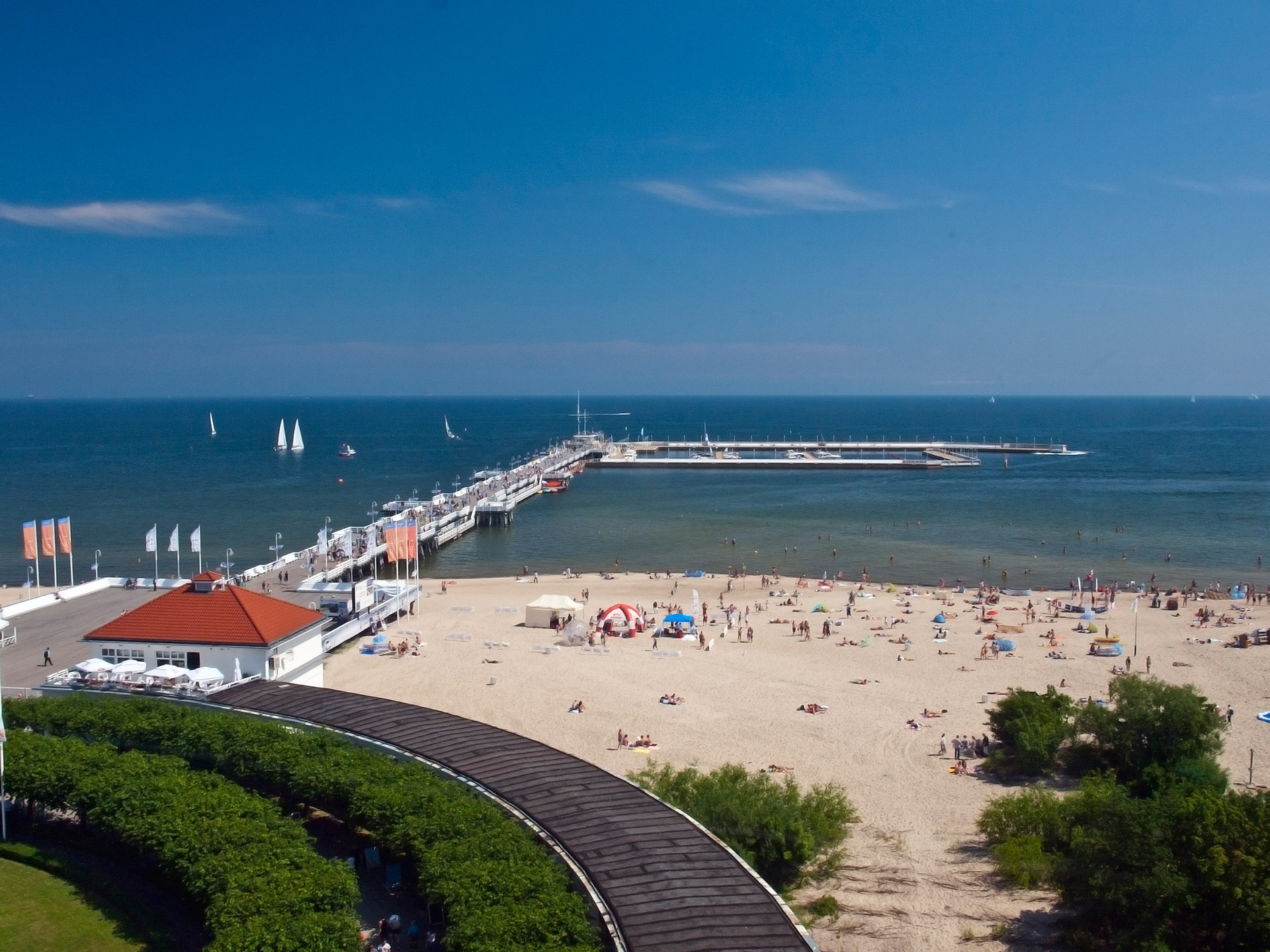 sopot-pier-beach-free-stock-photo-public-domain-pictures