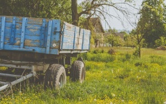 Oude boerderijtrailer