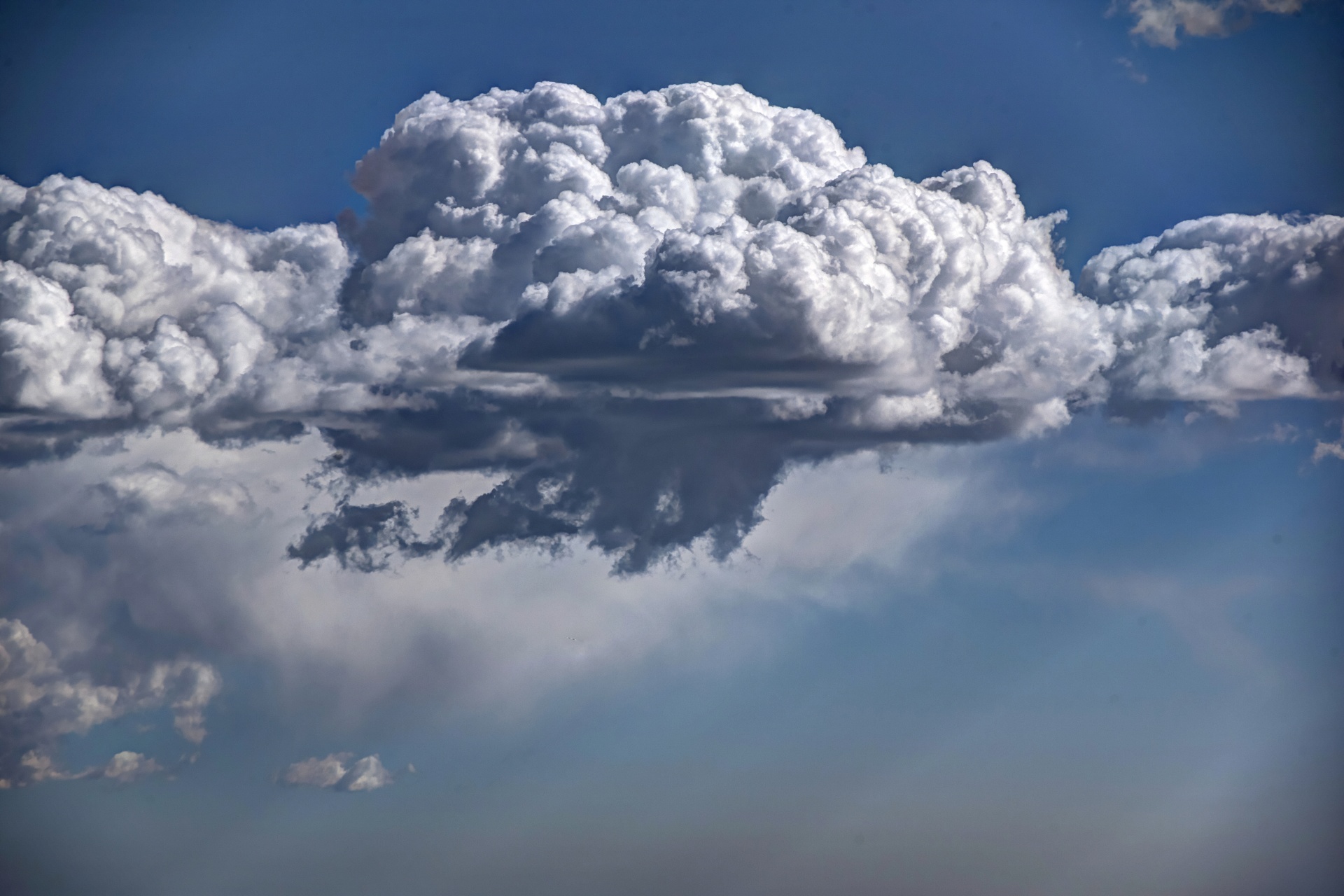 grand-nuage-de-cumulus-photo-stock-libre-public-domain-pictures