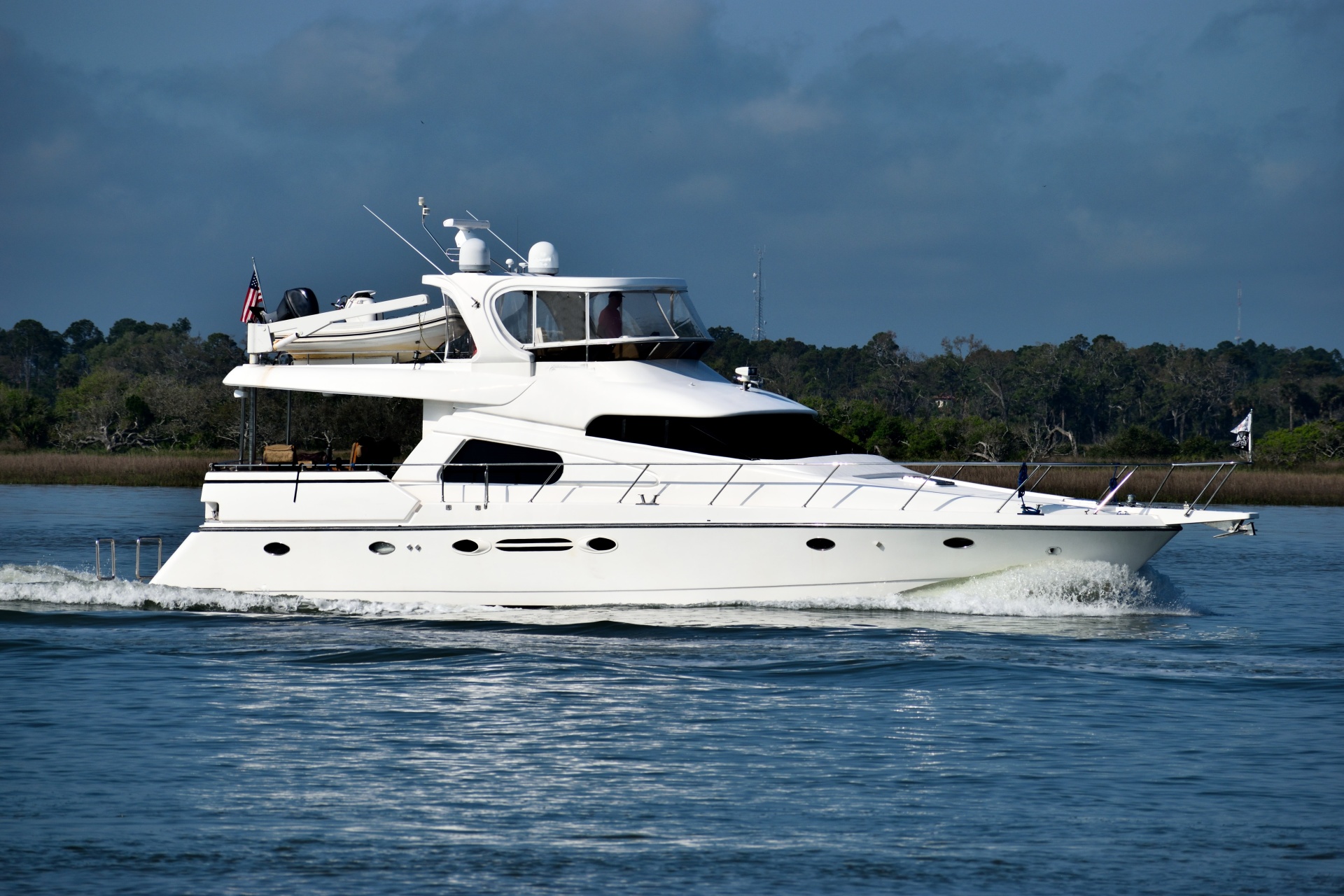 luxury yacht definition