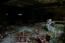Interior do restaurante abandonado