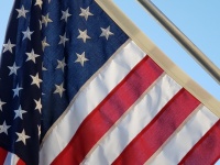 Bandiera americana sullo sfondo