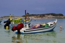 Bateaux de pêche colorés à Hof Dor