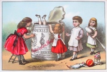 Puppenkinder, die viktorianisch spielen