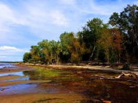 Lago Champlain costa de otoño