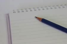 Bleistift und Notizbuch