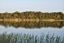 Riflessioni sul lago in estate