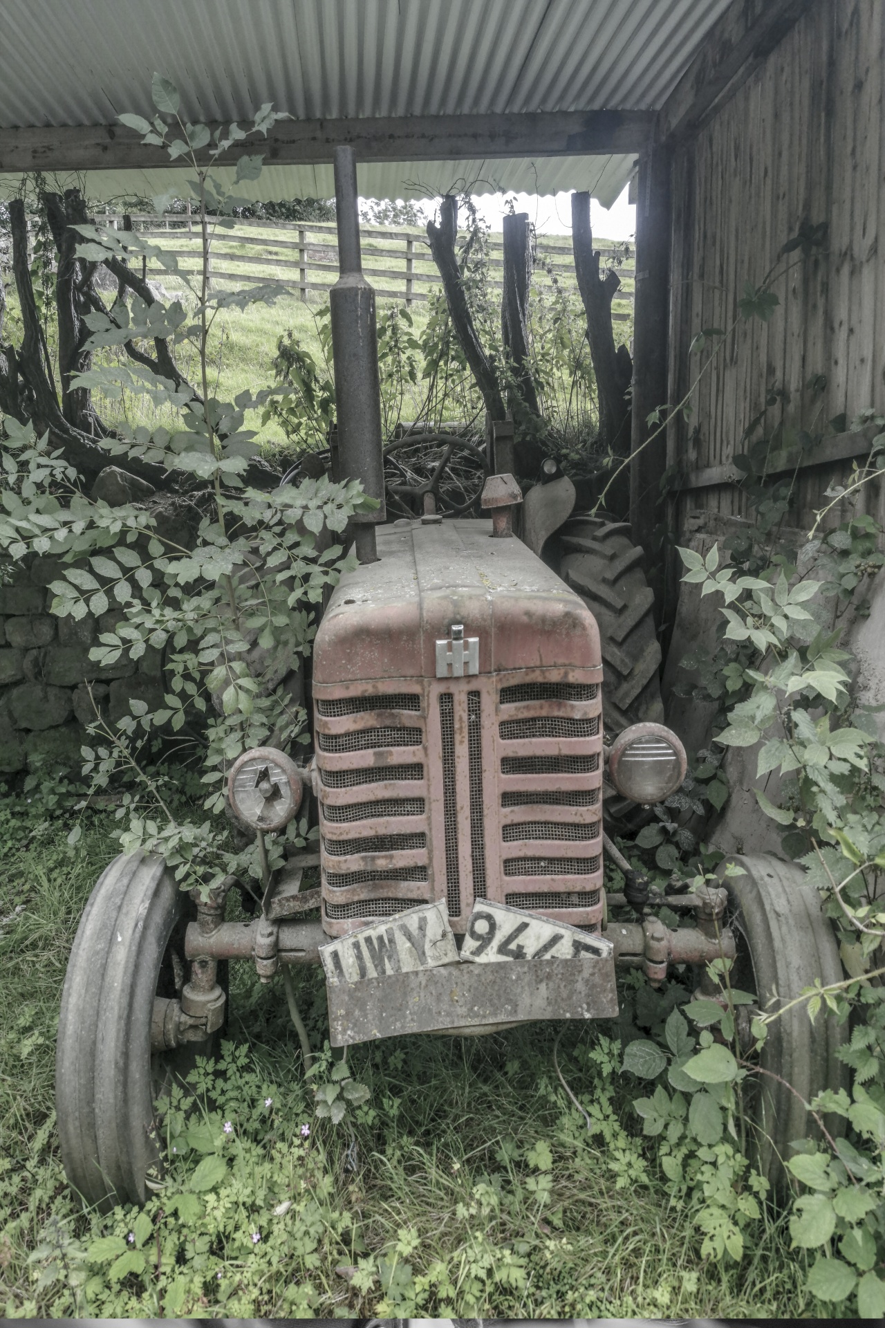 Opuštěný traktor