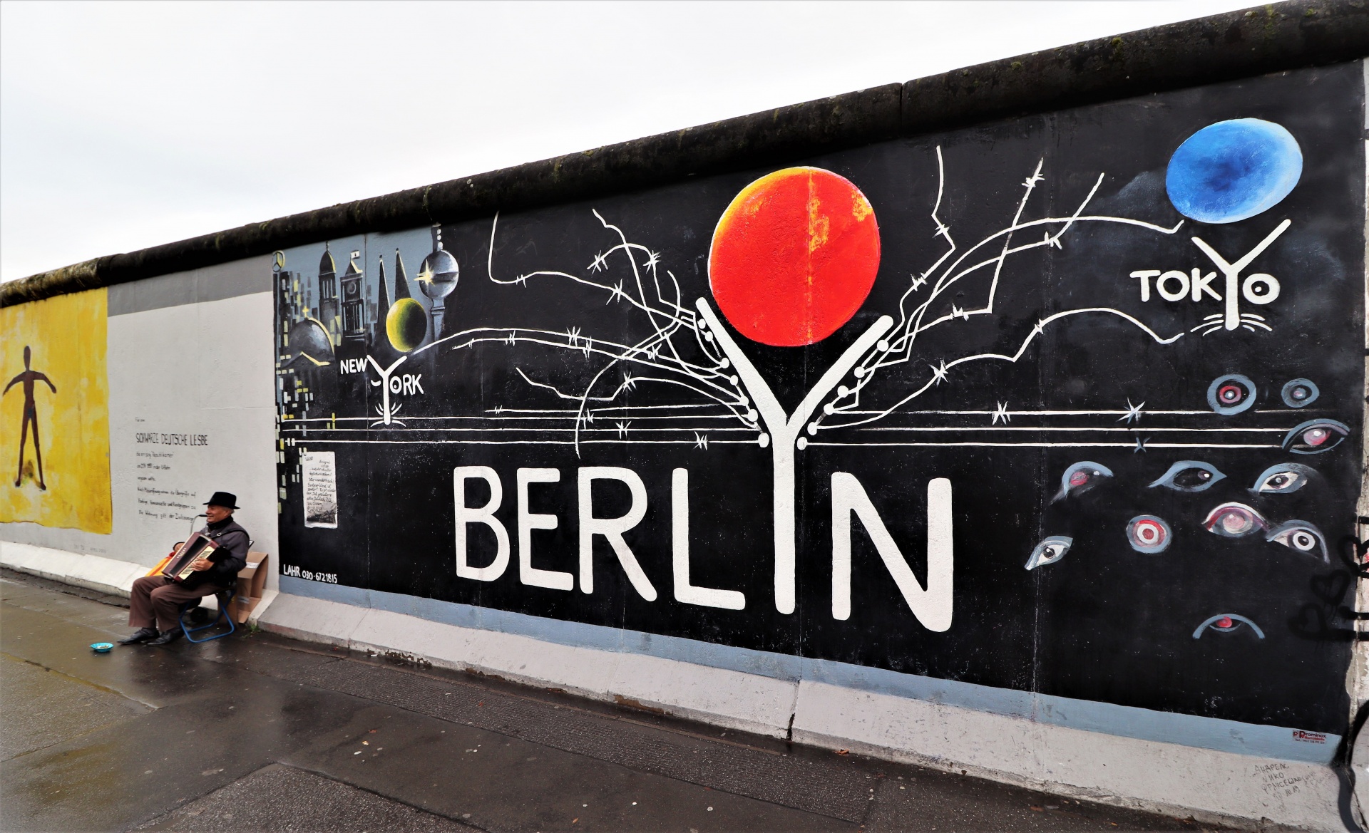 Berlínská zeď na východní straně galerie