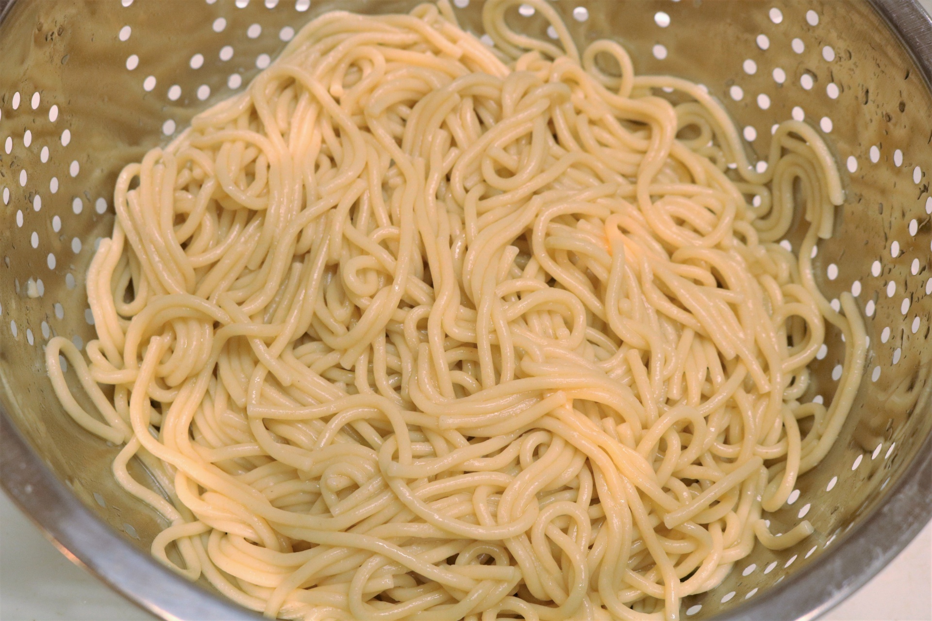 Vařené špagetové nudle