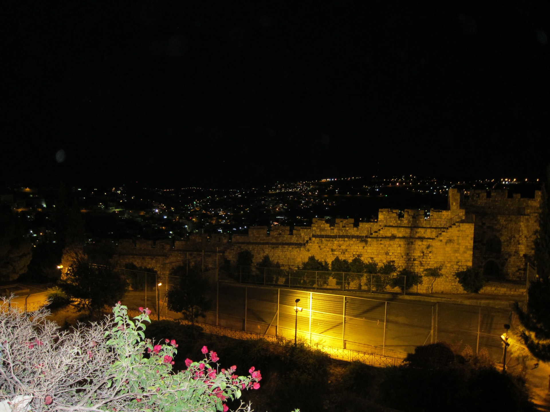 Jeruzalém, noc, světlo, zeď