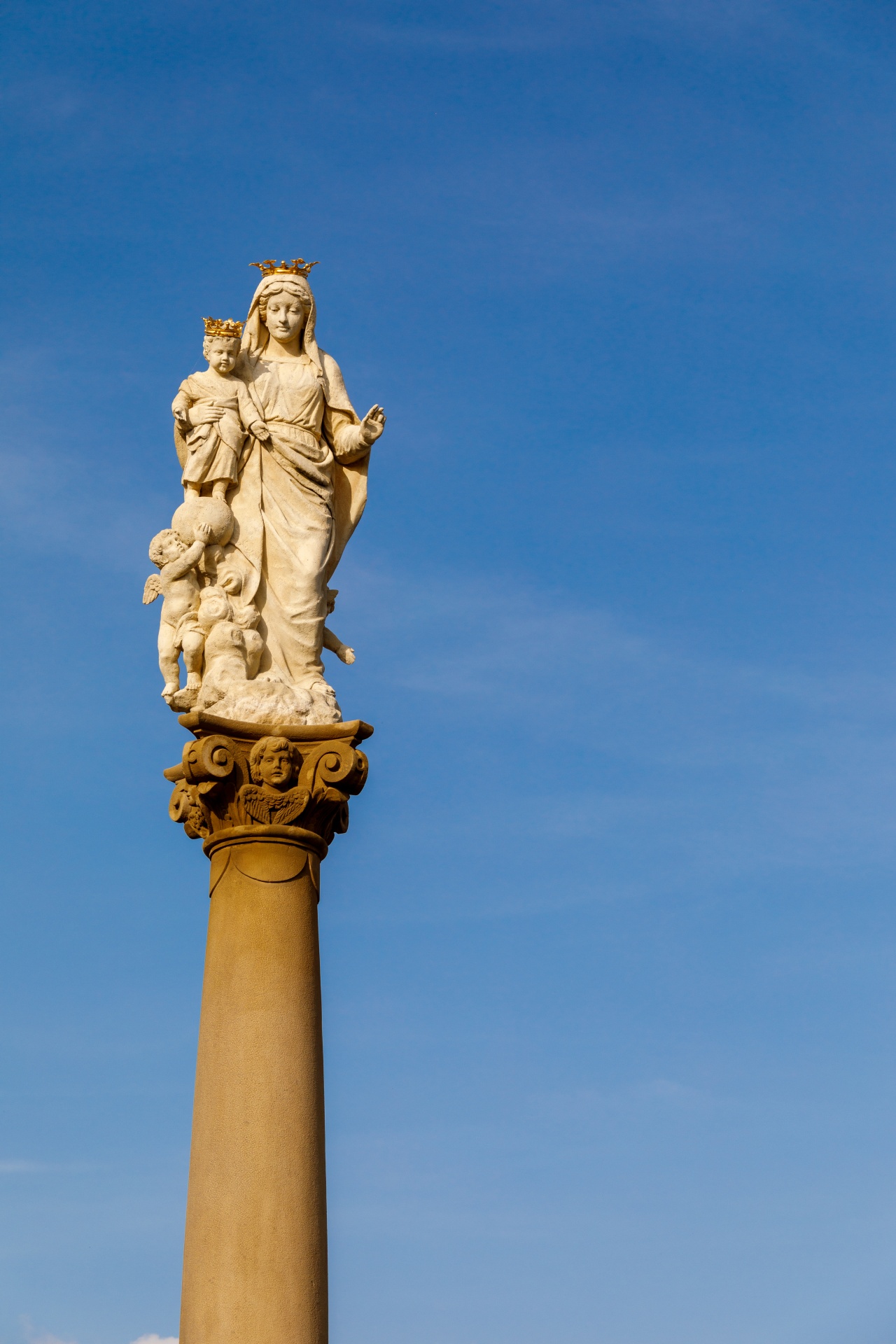 Estátua da coluna mariana