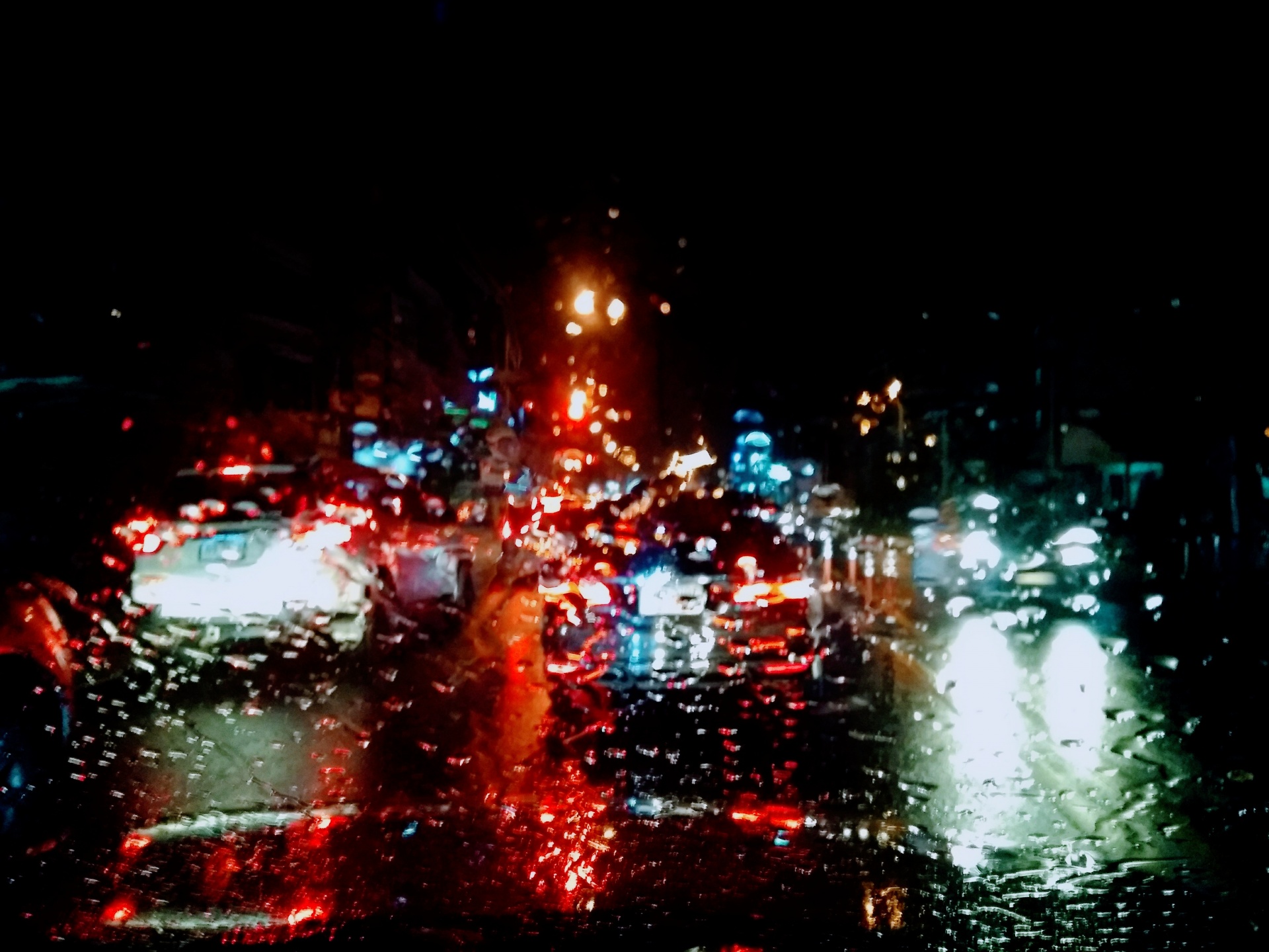 Noite dirigindo na chuva