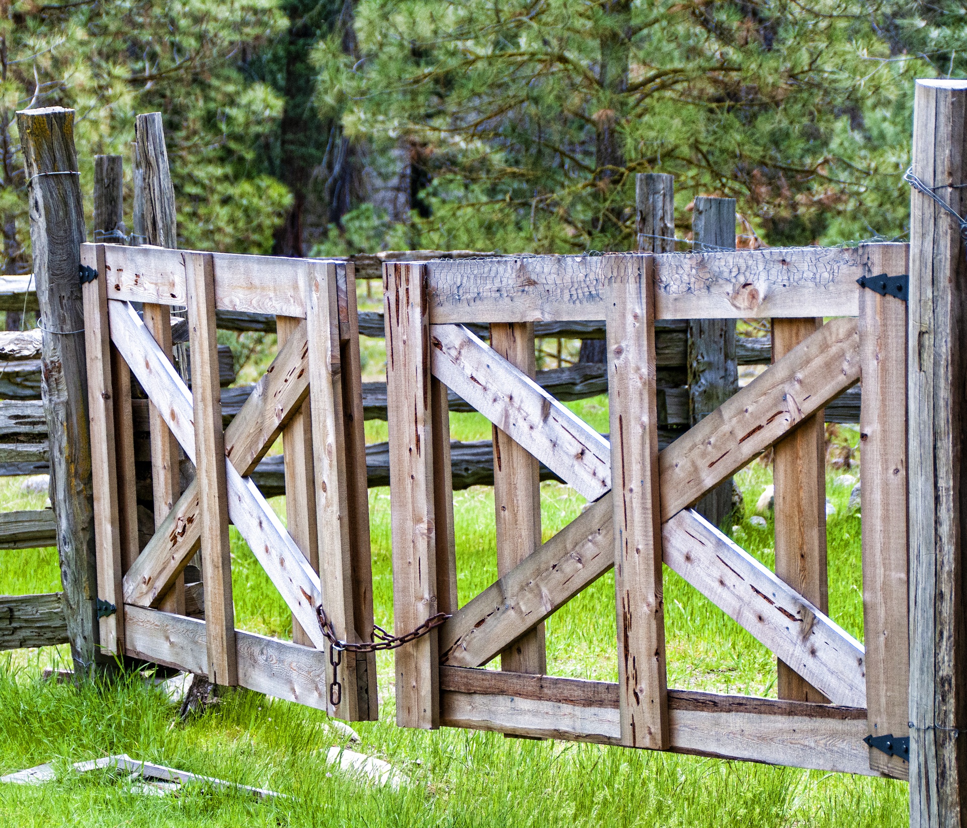 Dřevěné brány