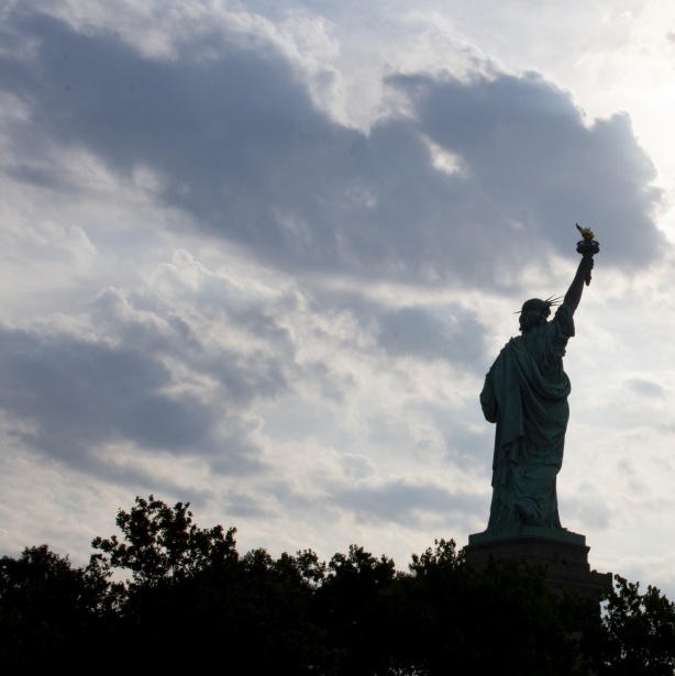statue of liberty silhouette free