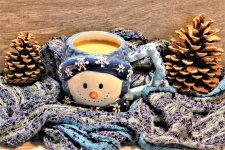 Taza de muñeco de nieve azul y bufanda d