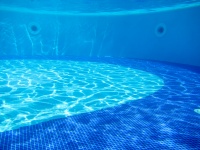 Zwembad onder water