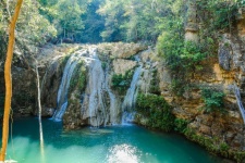 Belle cascade de Koh Luang cascade