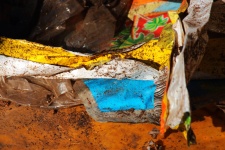 Dobott szennyezett műanyag csomagolók